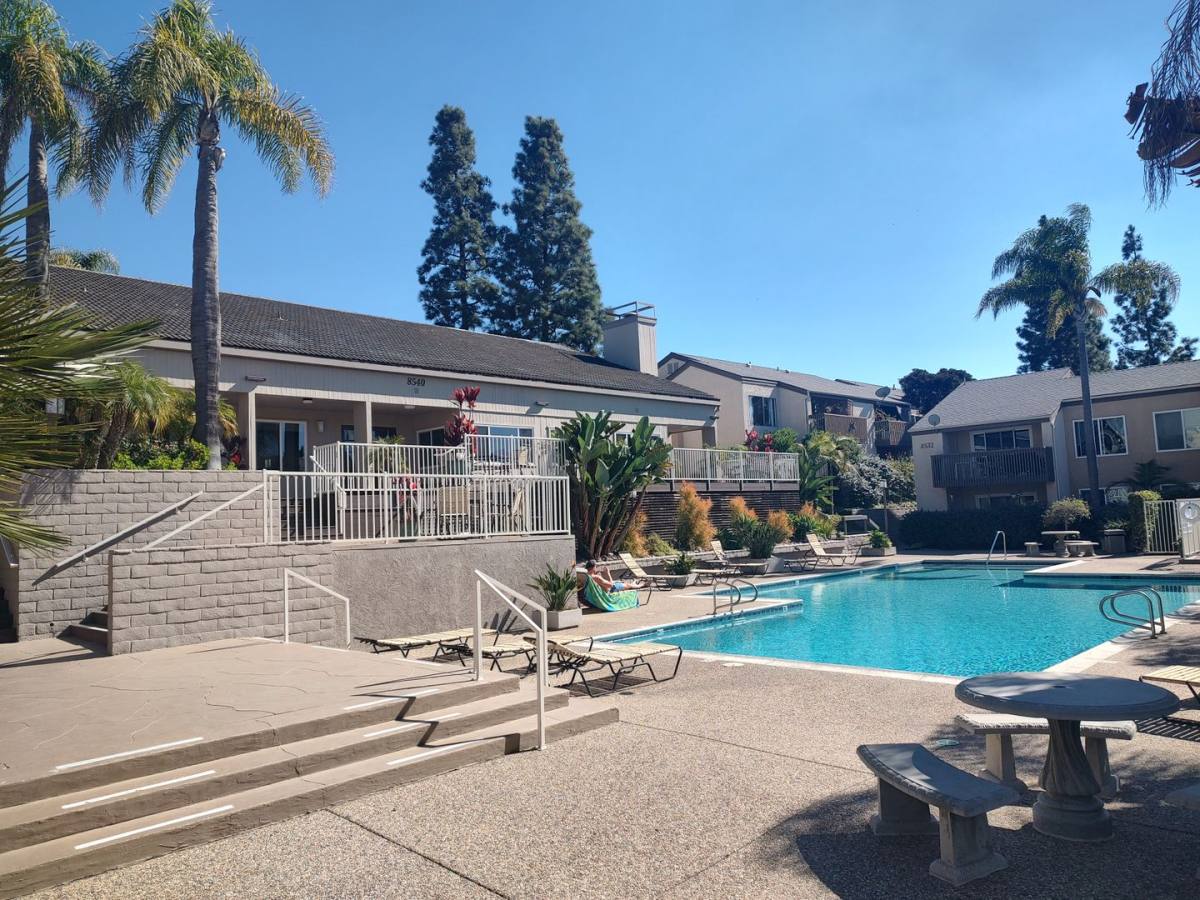 Condo for rent at 8680 Via Mallorca F, La Jolla, CA 92037