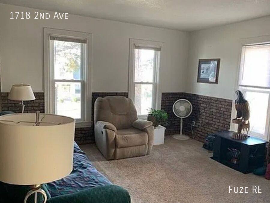 House for rent at 1718 2nd Ave, Anoka, MN 55303