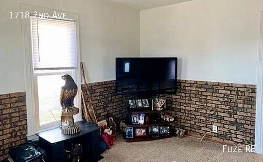 House for rent at 1718 2nd Ave, Anoka, MN 55303