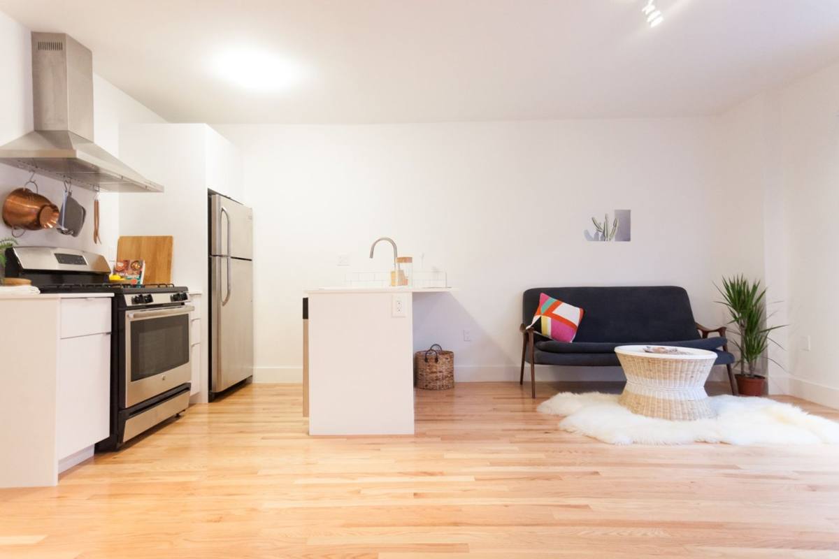 Apartment for rent at 3100 W London St, Los Angeles, CA 90026
