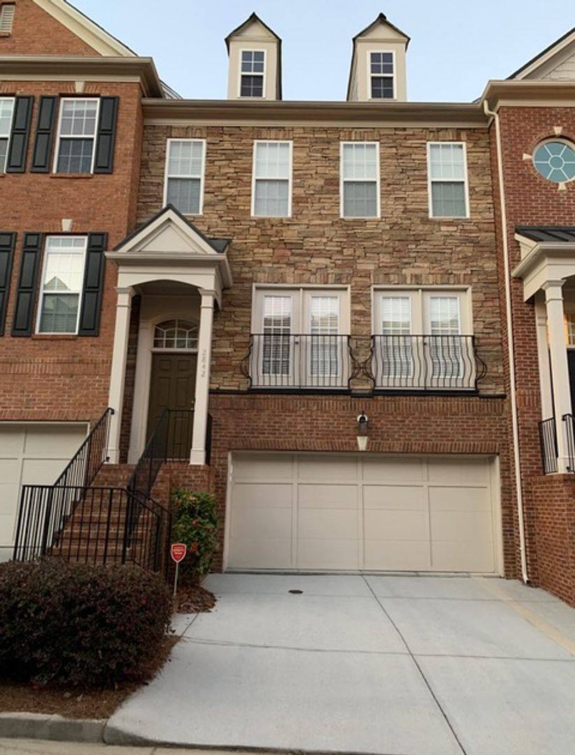 Townhouse for rent at 2842 Loftview Square, Atlanta, GA 30339