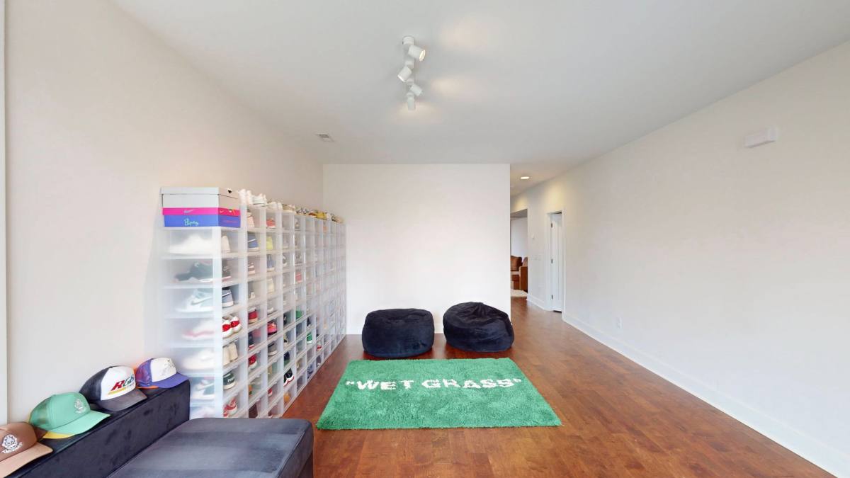House for rent at 1220 Lomax Ave, Charlotte, NC 28211