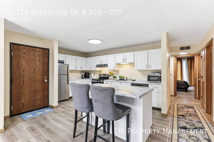 Apartment for rent at 13316 Parkwood Dr #209, Burnsville, MN 55337