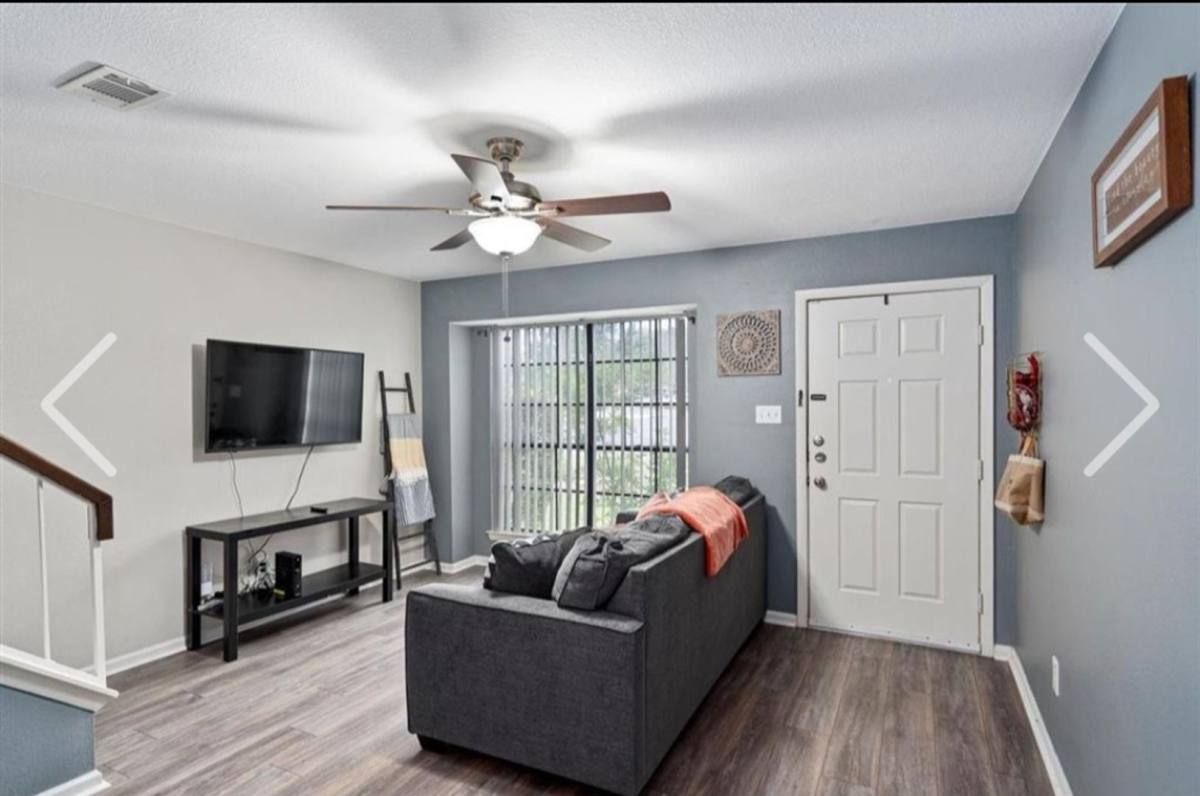 Townhouse for rent at 1009 Markham Lane, Austin, TX 78753