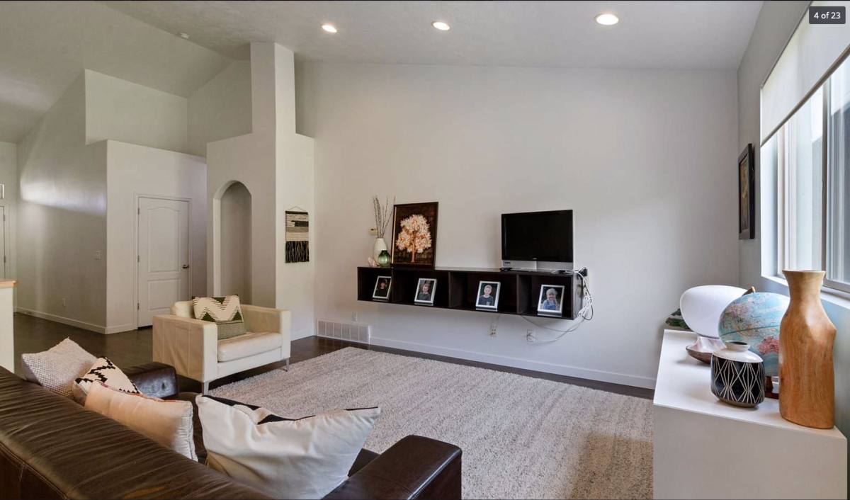 House for rent at 2037 Brookings Dr, Draper, UT 84020