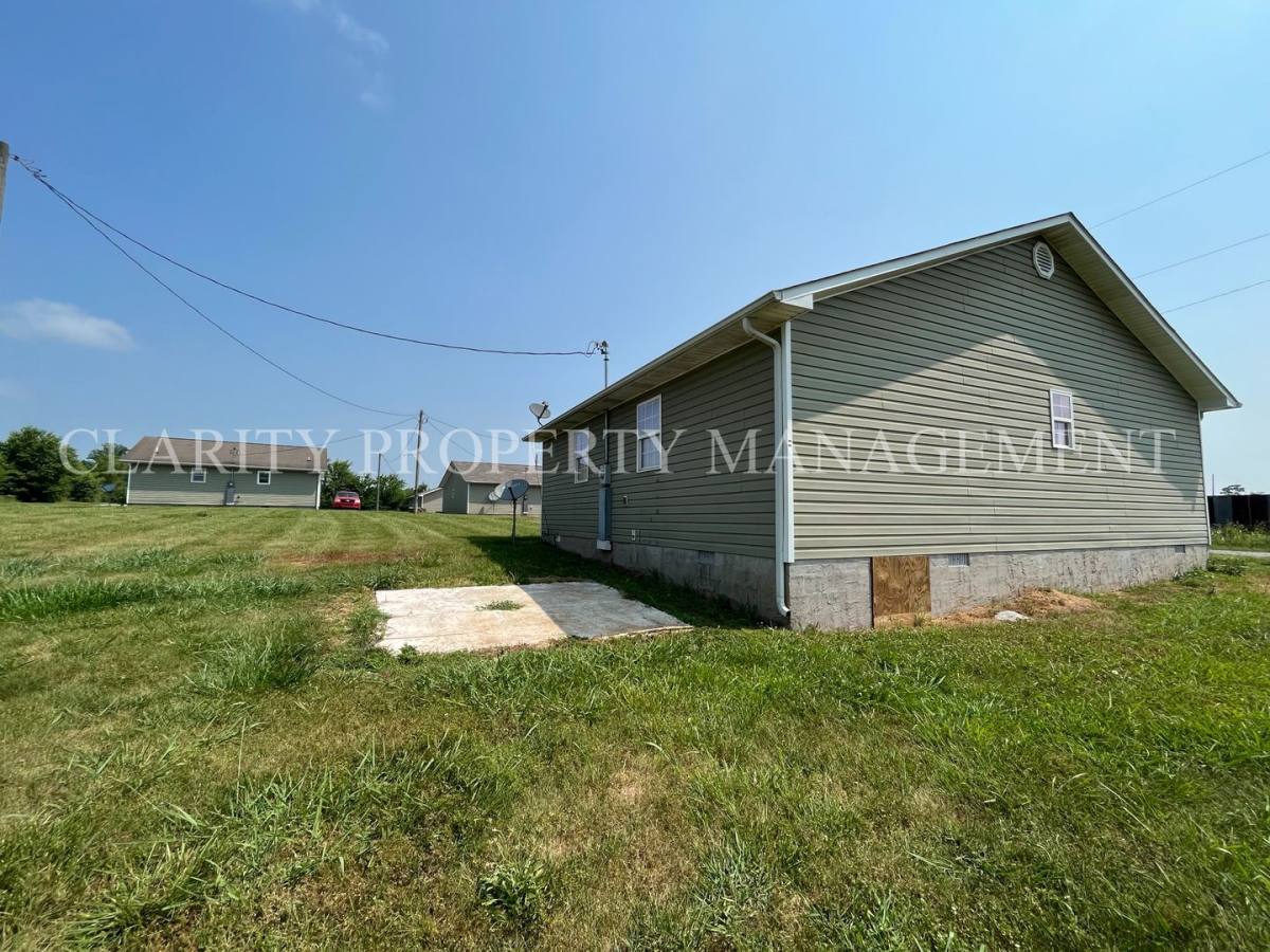 Apartment for rent at 185 County Rd, Sweetwater, TN 37874