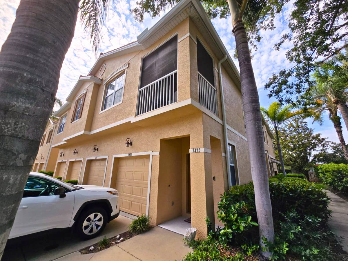 Townhouse for rent at 3435 Parkridge Circle, Sarasota, FL 34243