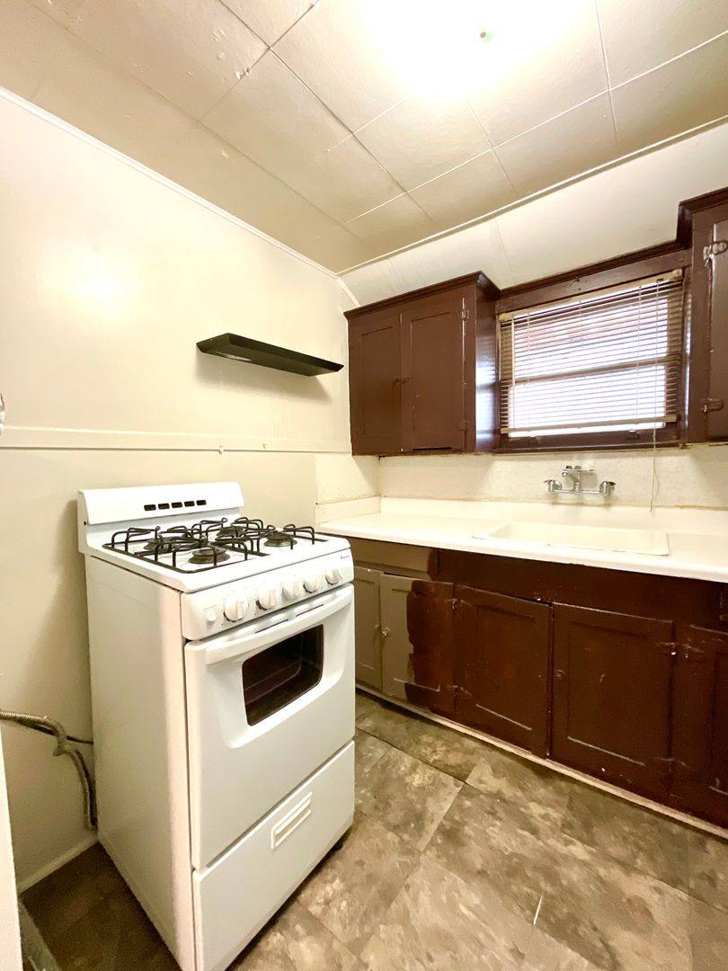 Apartment for rent at 810 W Magnolia Ave, San Antonio, TX 78212