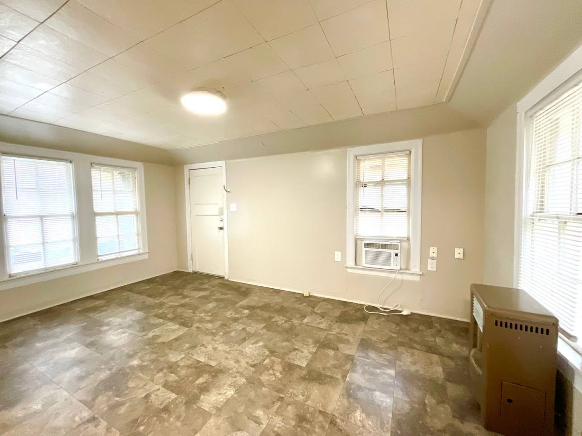 Apartment for rent at 810 W Magnolia Ave, San Antonio, TX 78212