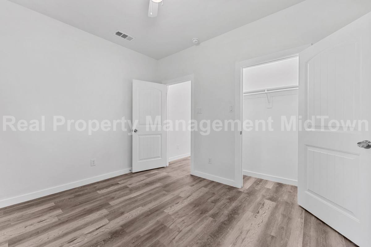 House for rent at 3331 Spring Ave, Dallas, TX 75215