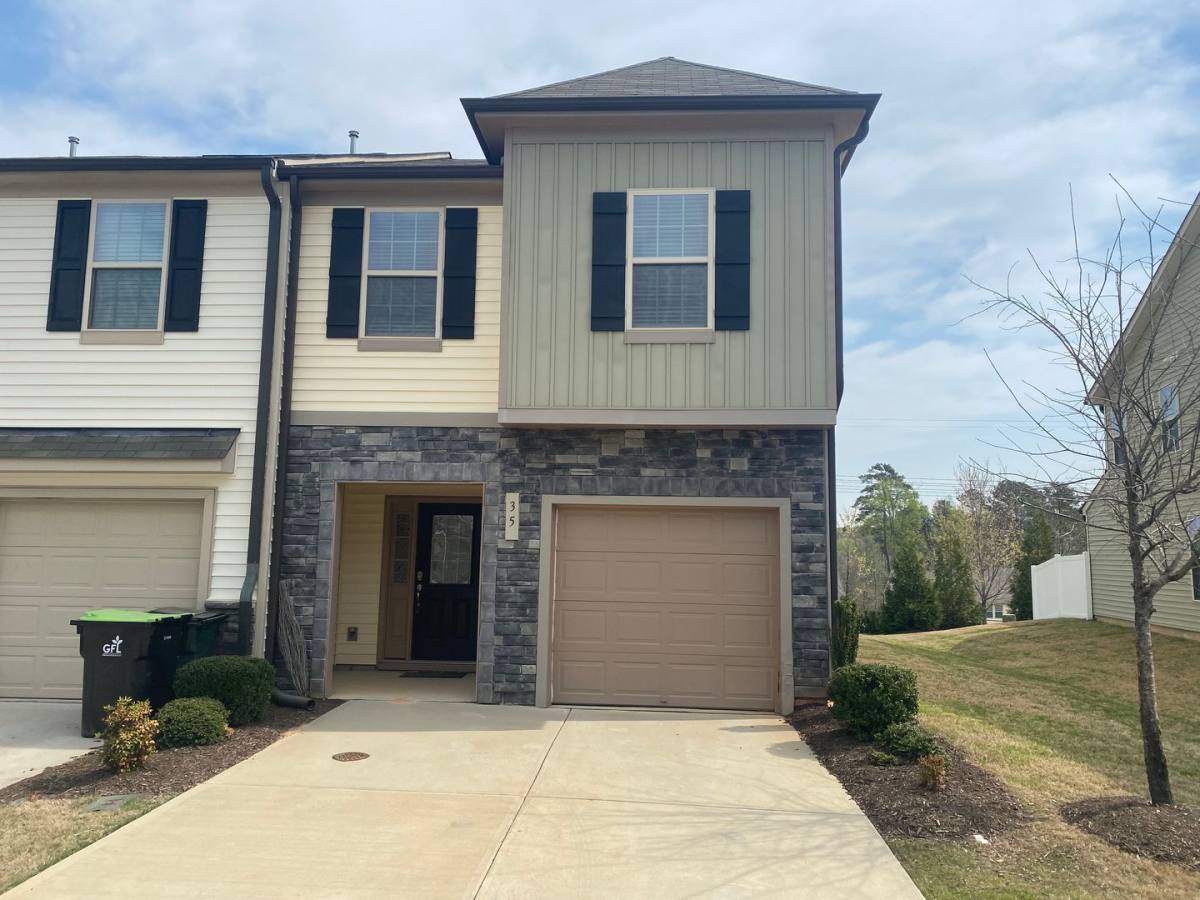 Townhouse for rent at 35 S Grey Abbey Dr, Clayton, NC 27527
