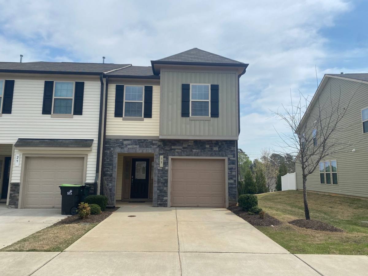 Townhouse for rent at 35 S Grey Abbey Dr, Clayton, NC 27527