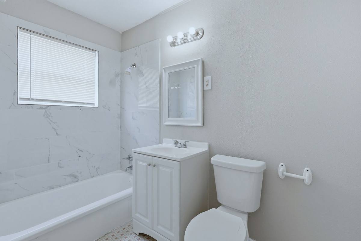 Condo for rent at 1028 5th Ave N, Texas City, TX 77590