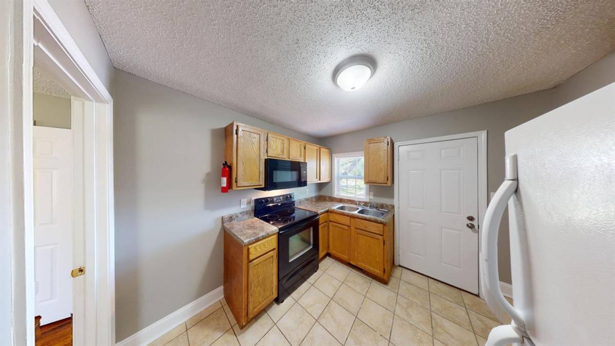 Apartment for rent at 308 Gill St, Clarksville, TN 37040