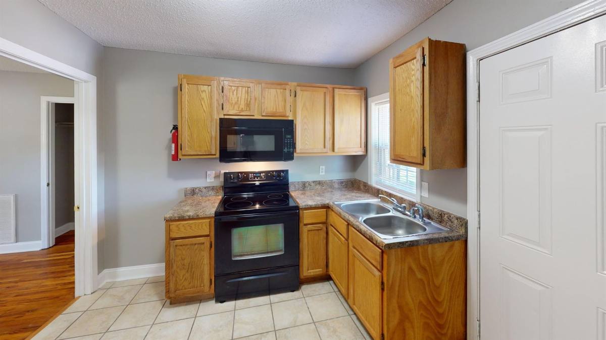 Apartment for rent at 308 Gill St, Clarksville, TN 37040