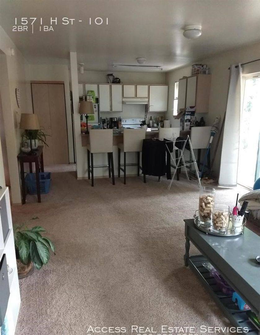 Apartment for rent at 1571 H St, Bellingham, WA 98225