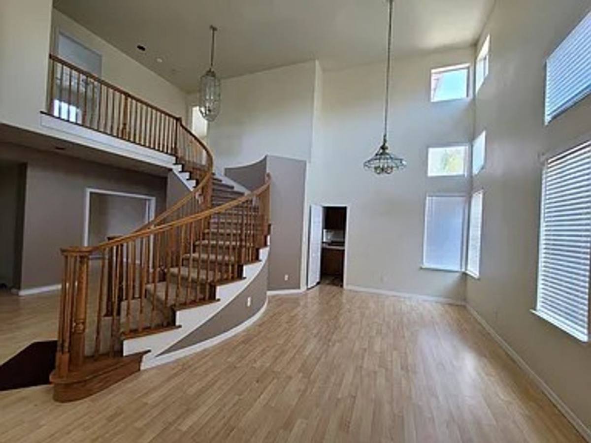 House for rent at 2377 Yorkshire Dr, Antioch, CA 94531