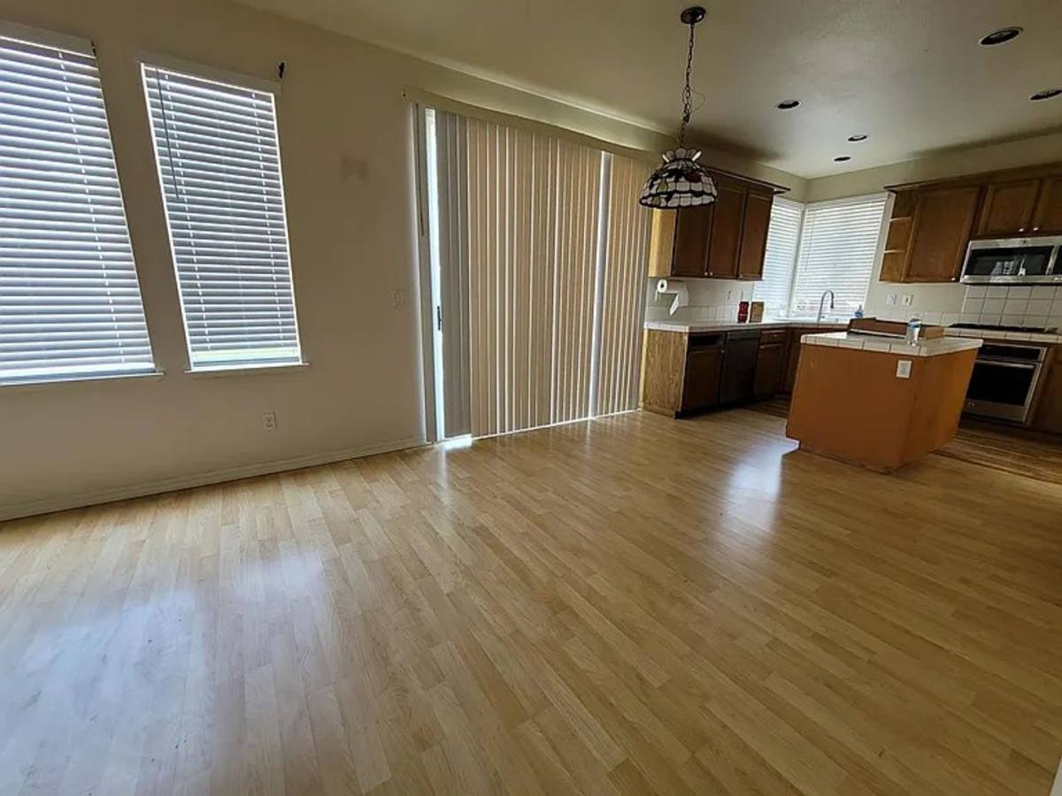 House for rent at 2377 Yorkshire Dr, Antioch, CA 94531