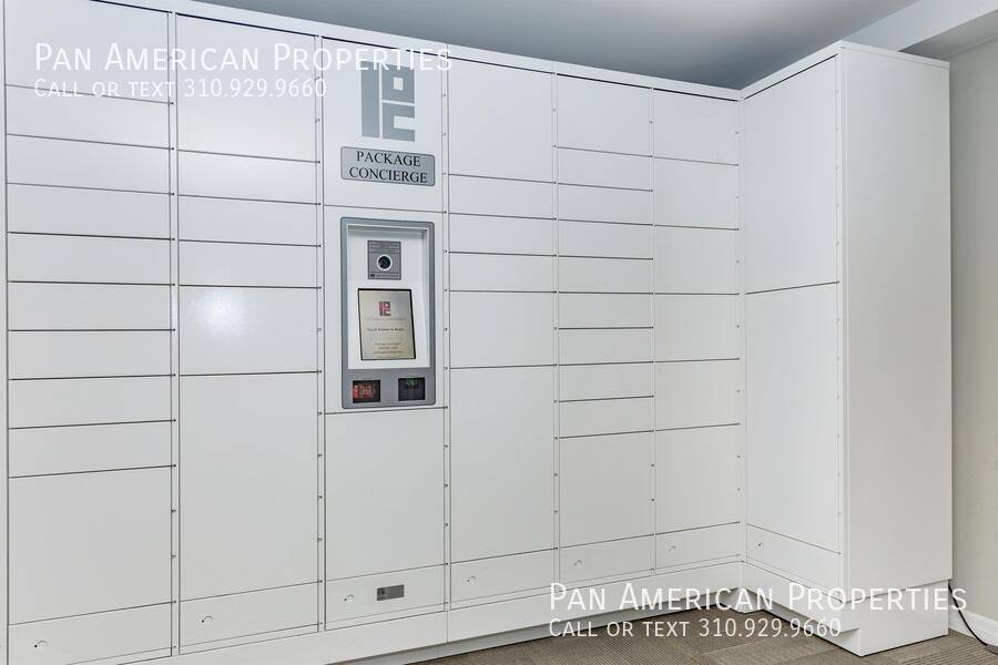 Apartment for rent at 11152 Wallingsford Rd #2N, Los Alamitos, CA 90720