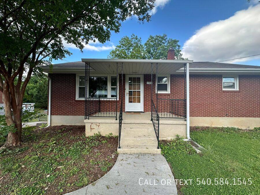 House for rent at 3363 View Ave, Roanoke, VA 24018