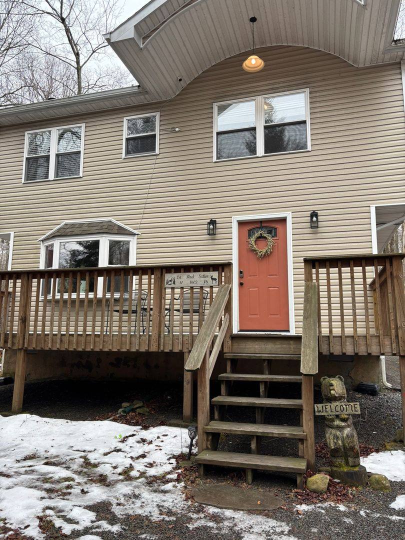House for rent at 107 Oswayo Dr, Pocono Lake, PA 18347
