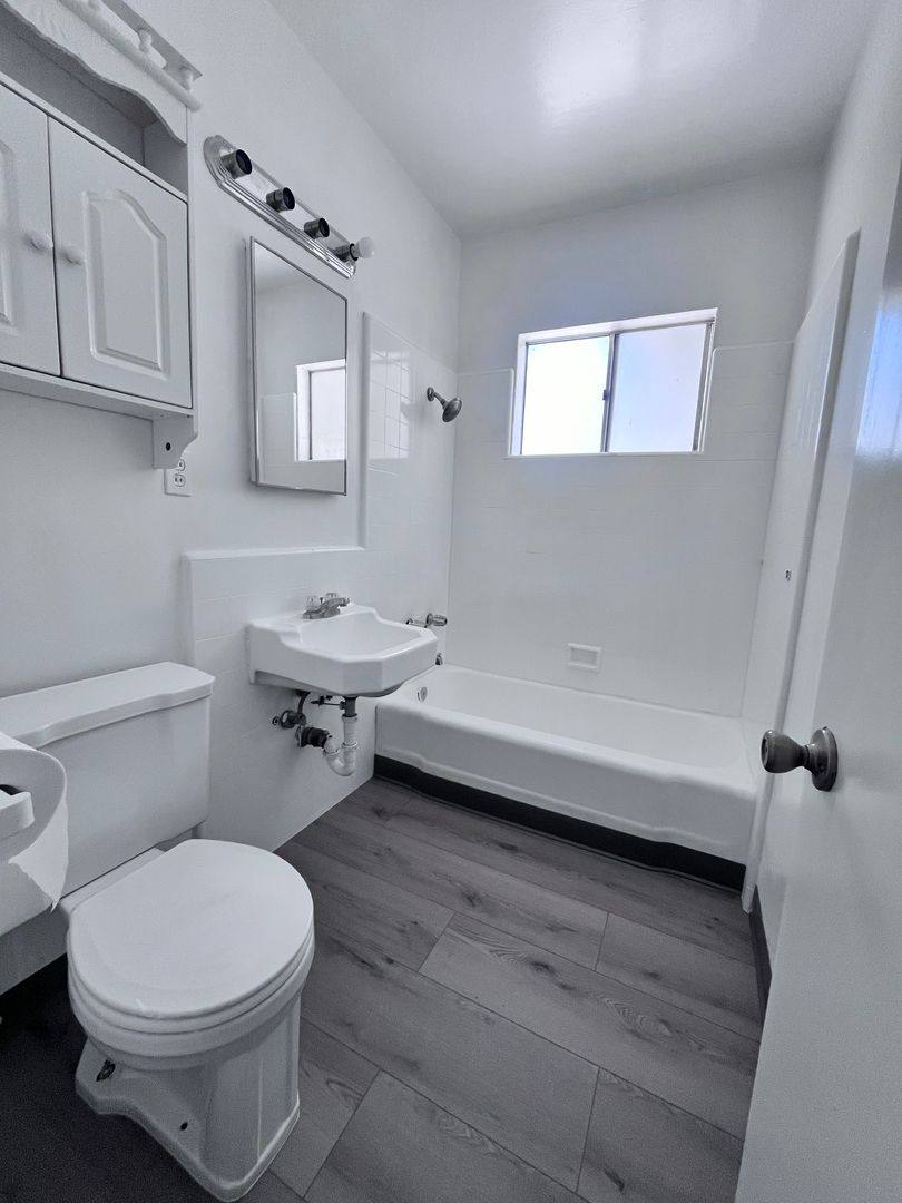 Apartment for rent at 901-905 E High Ave, Redlands, CA 92374