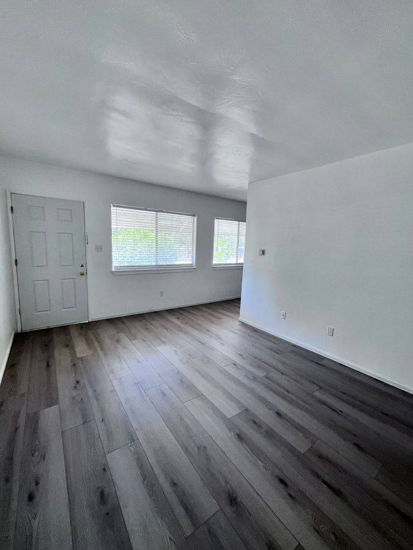 Apartment for rent at 901-905 E High Ave, Redlands, CA 92374