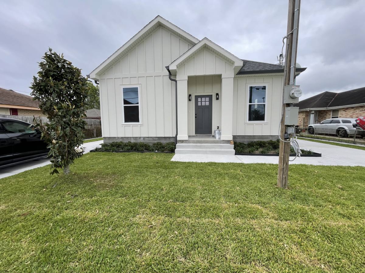 Apartment for rent at 1333 Angela St, Arabi, LA 70032