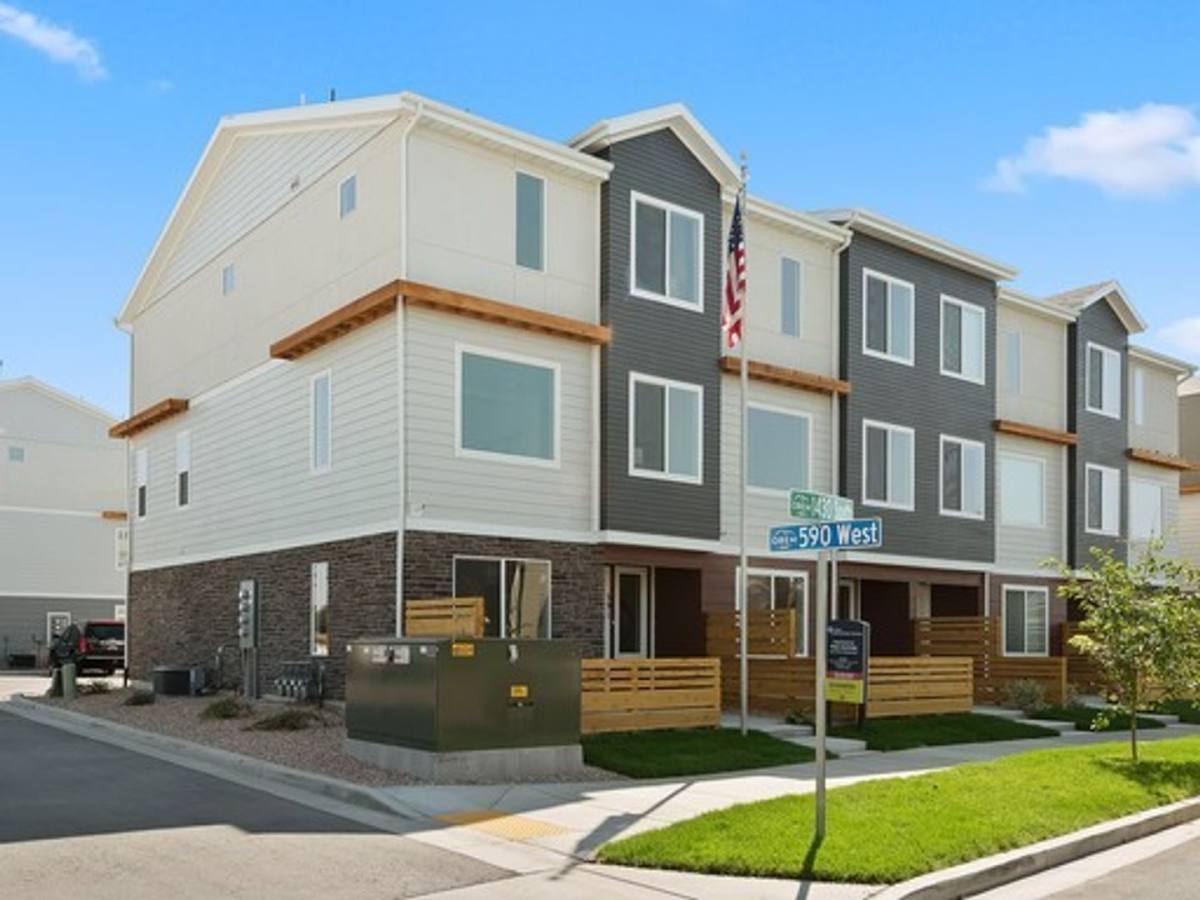 Townhouse for rent at 641 W 1475 S, Orem, UT 84058