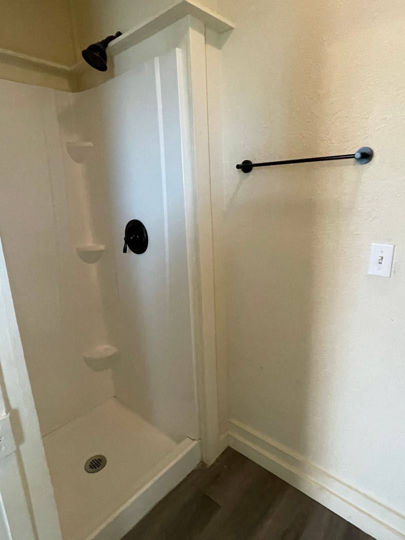 Apartment for rent at 327 N 4th St, Mount Vernon, WA 98273