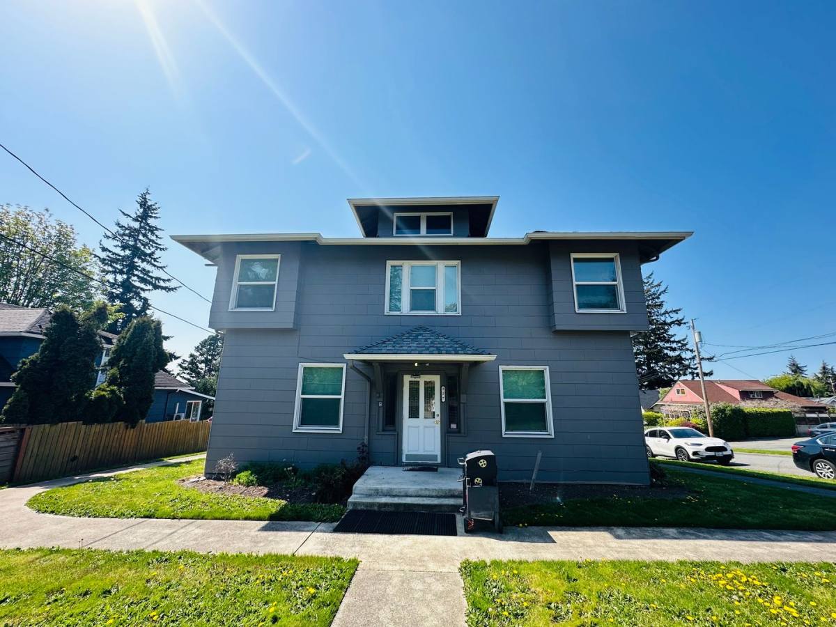 Apartment for rent at 327 N 4th St, Mount Vernon, WA 98273