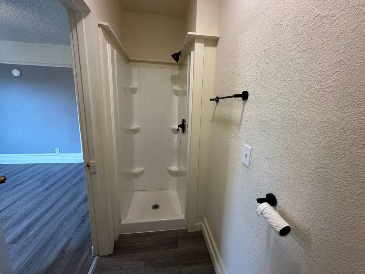 Apartment for rent at 327 N 4th St, Mount Vernon, WA 98273