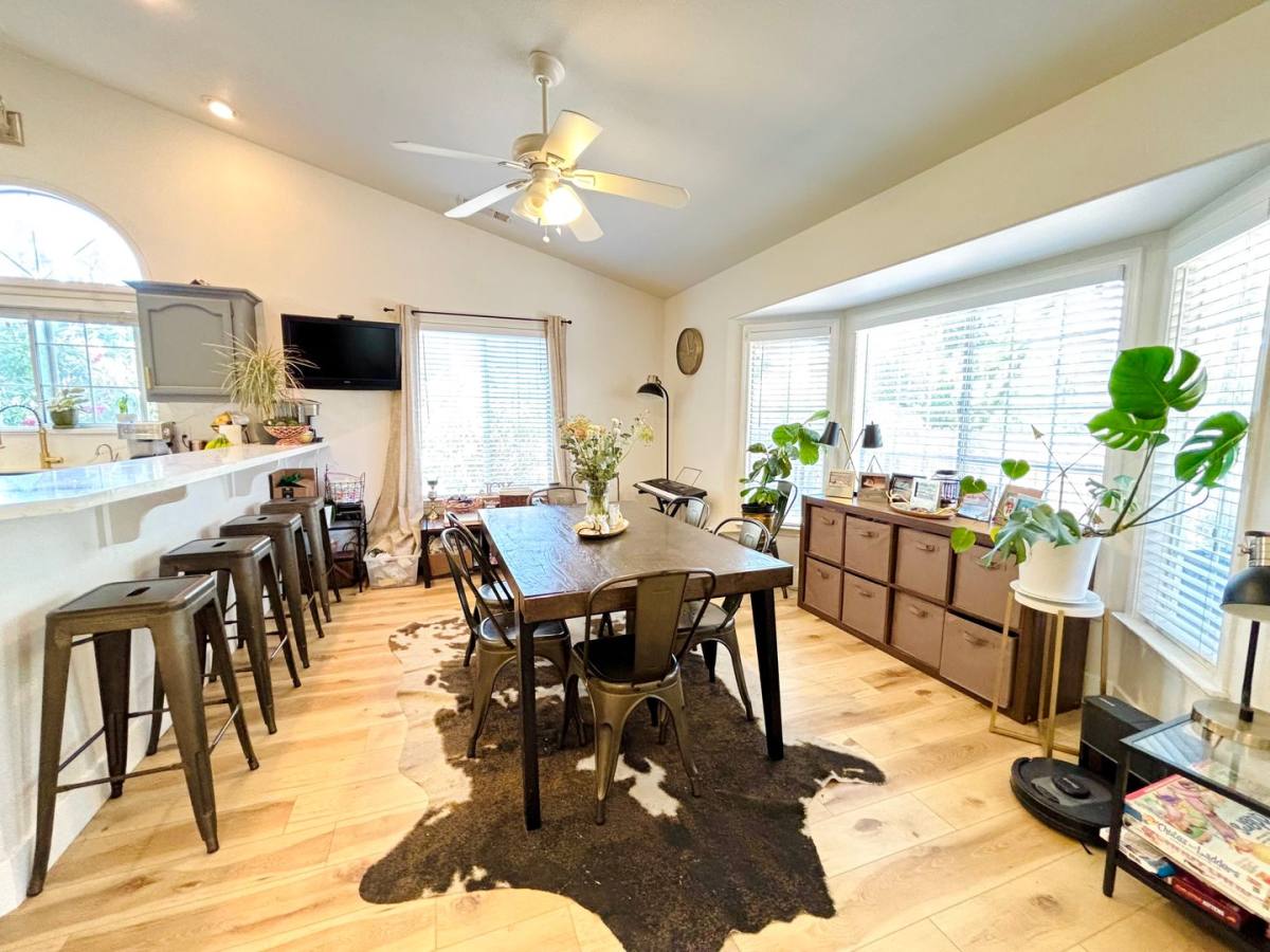 House for rent at 555 Reddington Dr, Redding, CA 96003