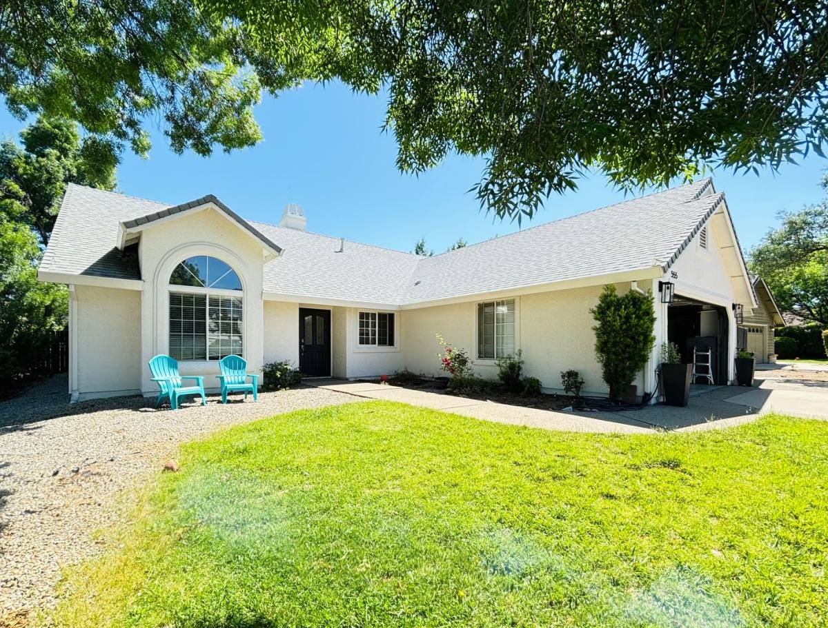 House for rent at 555 Reddington Dr, Redding, CA 96003