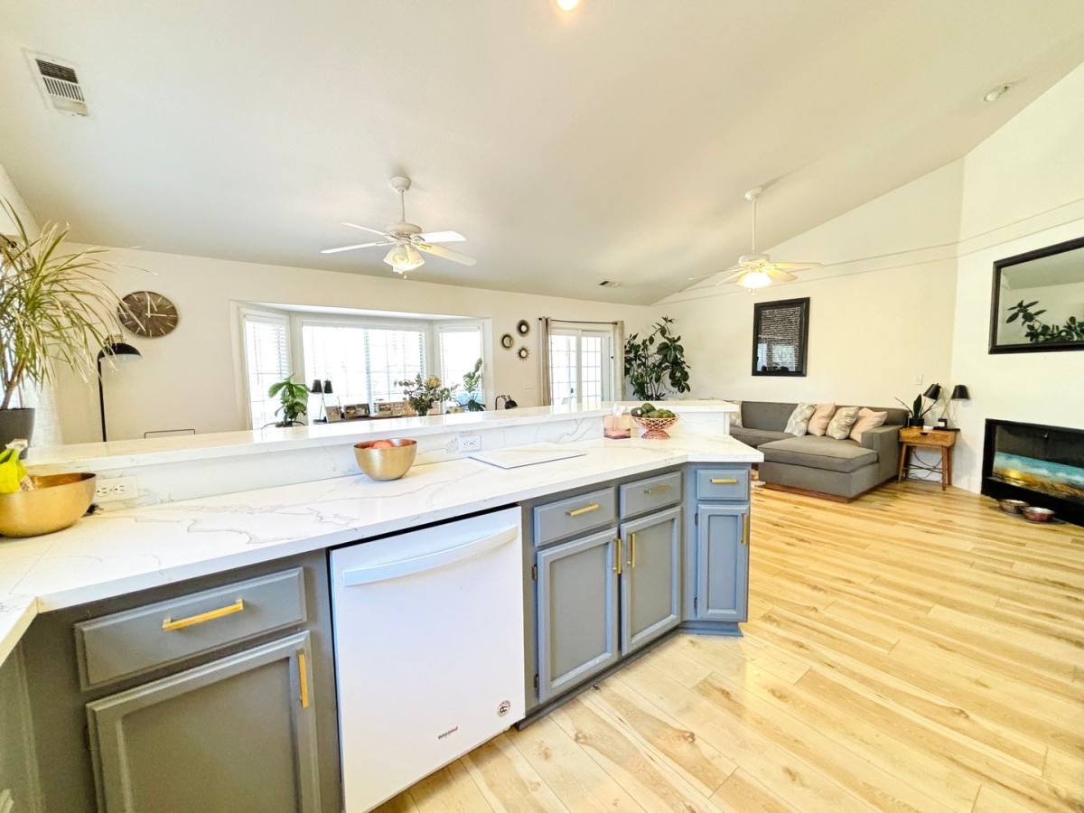 House for rent at 555 Reddington Dr, Redding, CA 96003
