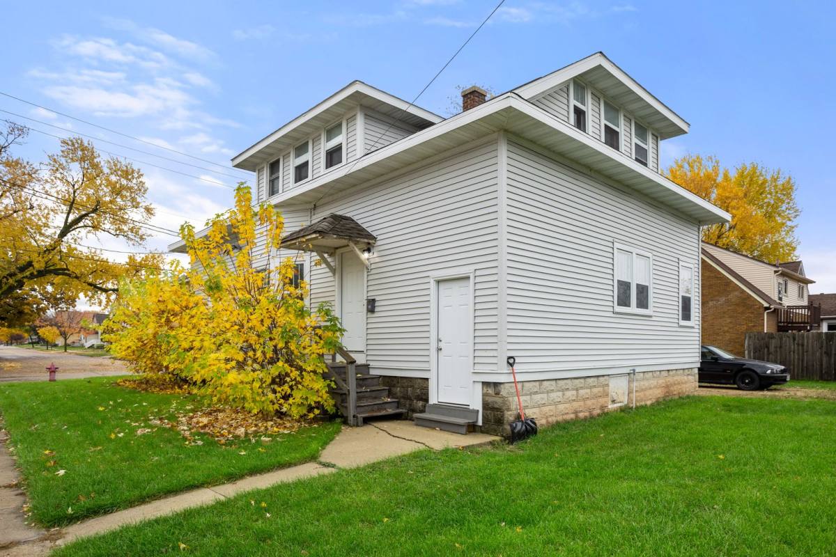 Apartment for rent at 420 Appleton St, Menasha, WI 54952