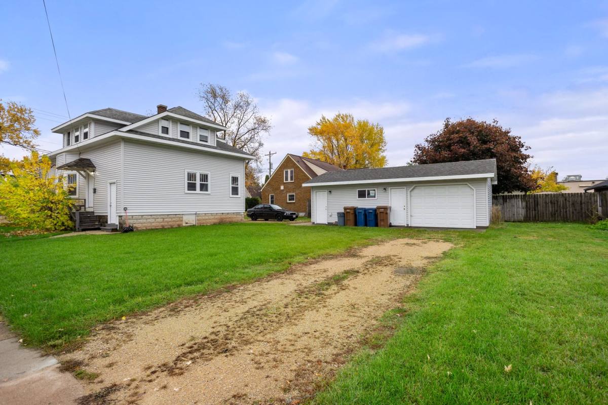Apartment for rent at 420 Appleton St, Menasha, WI 54952