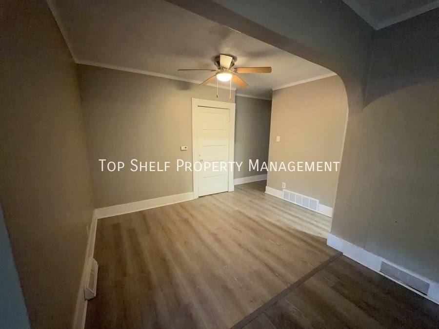 Townhouse for rent at 3905 8th St, Des Moines, IA 50313