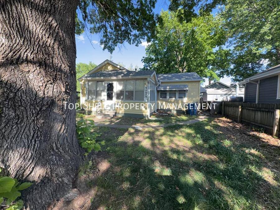 Townhouse for rent at 3905 8th St, Des Moines, IA 50313