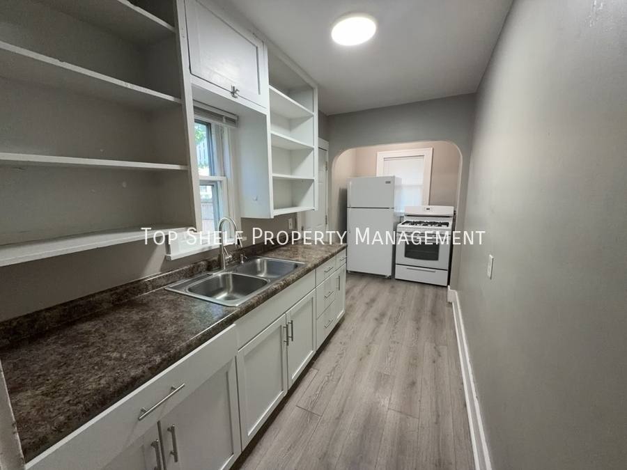 Townhouse for rent at 3905 8th St, Des Moines, IA 50313
