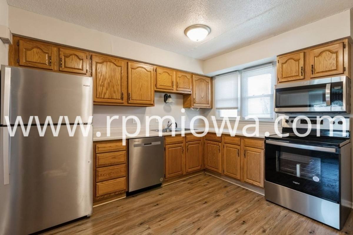 Apartment for rent at 215 NW Arlan Dr, Ankeny, IA 50023