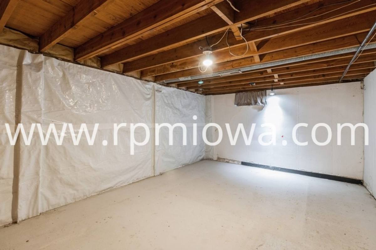 Apartment for rent at 215 NW Arlan Dr, Ankeny, IA 50023