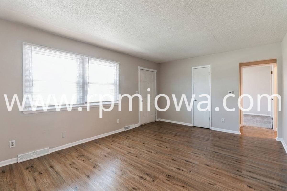 Apartment for rent at 215 NW Arlan Dr, Ankeny, IA 50023