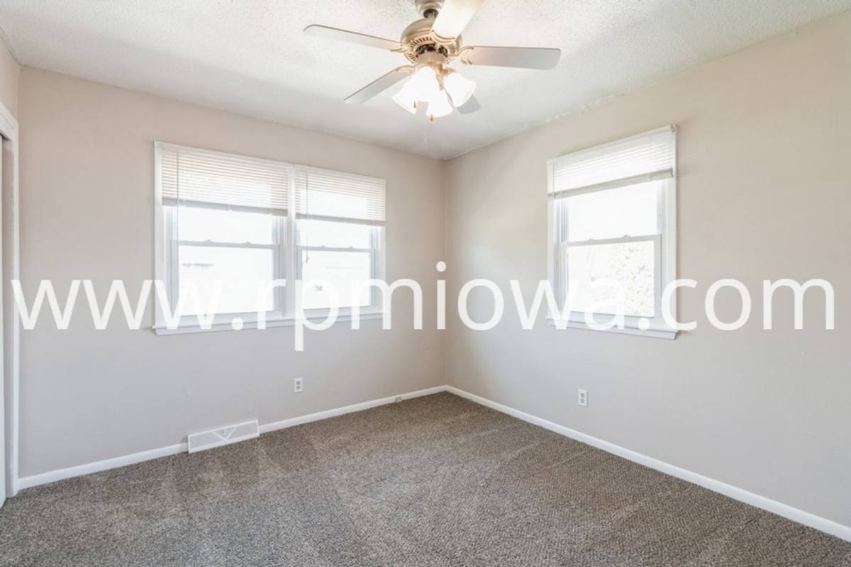 Apartment for rent at 215 NW Arlan Dr, Ankeny, IA 50023