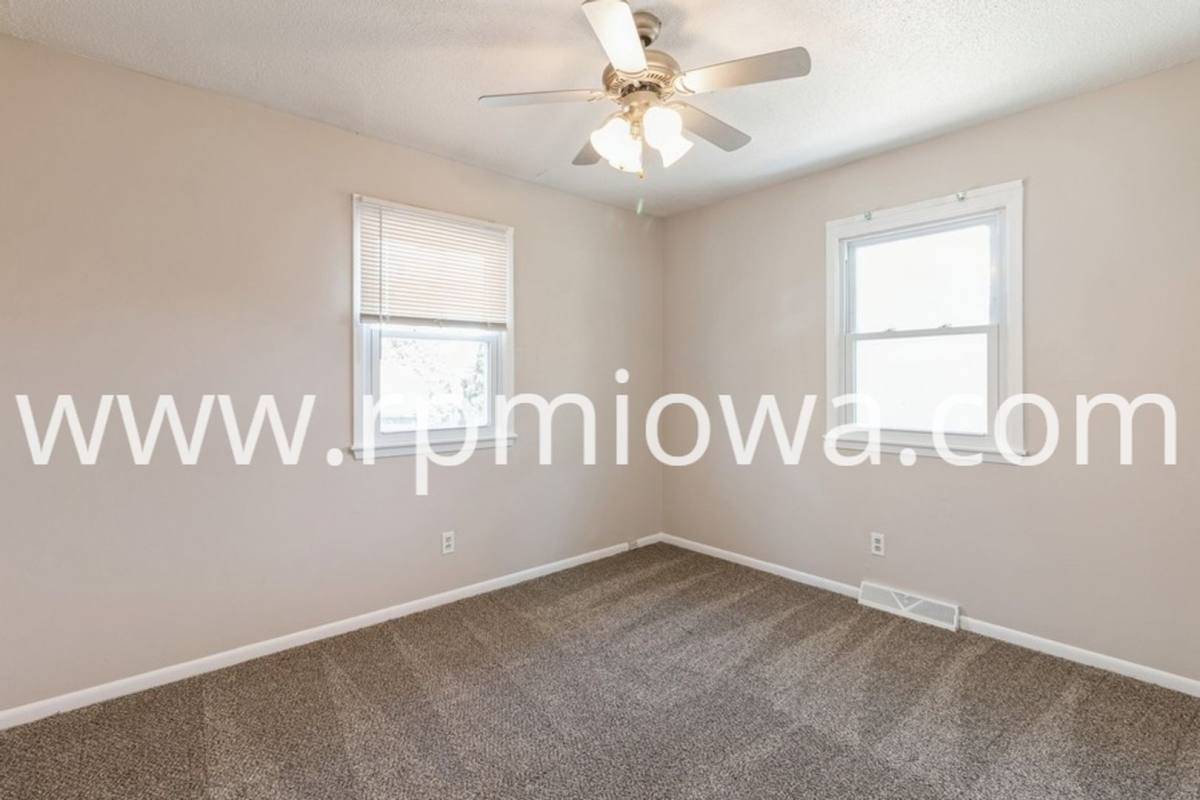 Apartment for rent at 215 NW Arlan Dr, Ankeny, IA 50023