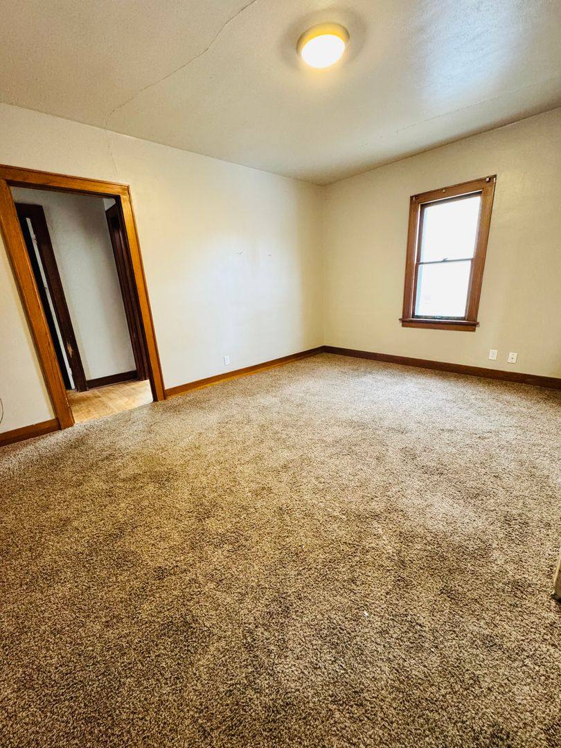 Apartment for rent at 19 8th Ave SW, Aberdeen, SD 57401
