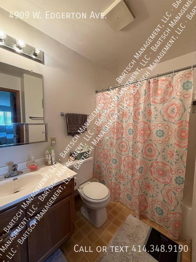 Apartment for rent at 4909 W Edgerton Ave #214, Milwaukee, WI 53220