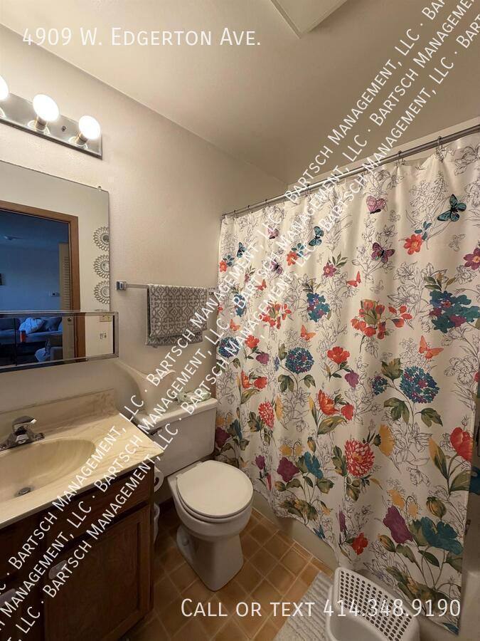 Apartment for rent at 4909 W Edgerton Ave #214, Milwaukee, WI 53220