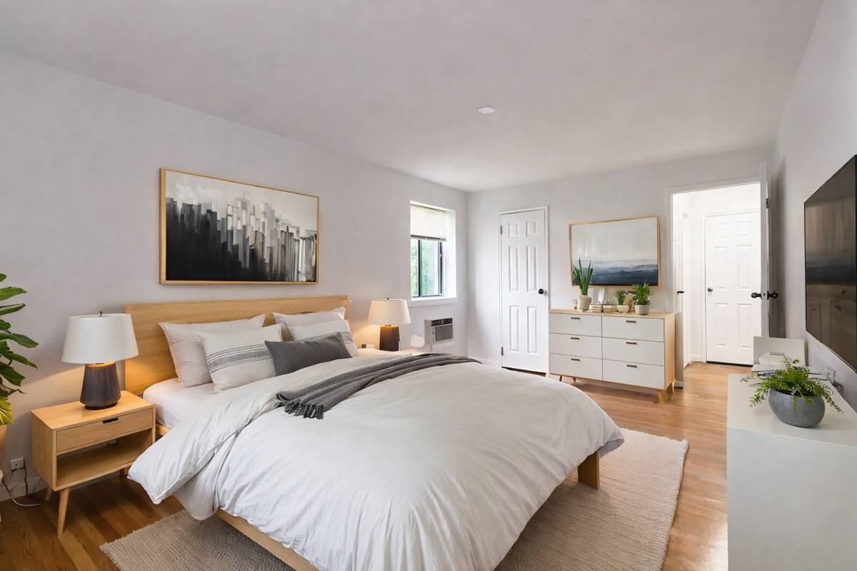 Apartment for rent at 111 W Central Blvd, Palisades Park, NJ 07650