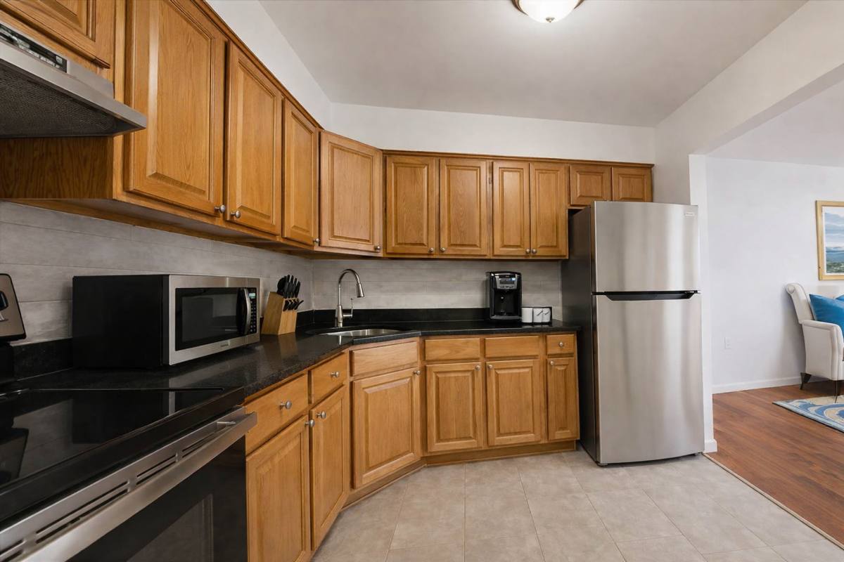Apartment for rent at 111 W Central Blvd, Palisades Park, NJ 07650